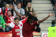 SL, Slavia-Sparta: Martin Dobrotka - Costa Nhamoinesu