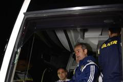 Zničený autobus fotbalistů Fenerbahce Istanbul