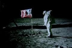 simulované přistání na Měsíci