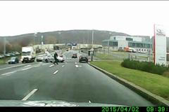 Policie poprvé použila zastavovací pásy