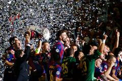 Fanoušci Barcelony slaví vítězství svého týmu