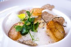 Takhle chutná luxus. V pražském Bellevue se lanýži nešetří