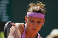 Lucie Šfářová v semifinále French Open 2015 proti Aně Ivanovičové