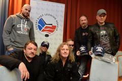 Neoficiální hymna MS v hokeji 2015 (Kabát)