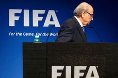 FIFA má mafiánské rysy, Blatter byl hybatelem, říká novinář