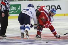 EHT, Česko-Finsko: Vladimír Sobotka (17) - Petri Kontiola (27)