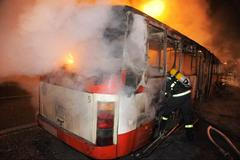 V Praze shořel autobus MHD
