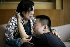 Loď s turisty šla v bouři ke dnu, pohřešují se stovky lidí