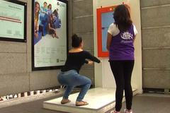 V Mexico City nabízejí za deset dřepů jízdenky nebo kondomy