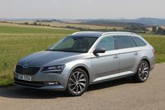 Škoda Superb Combi 2015 - čelní