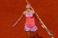 Lucie Šafářová vs. Maria Šarapovová na FO 2015