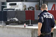 Rakousko - uprchlíci - auto - policie