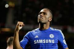 Hvězdy fotbalu vs. odpadkový koš