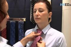 Vázání kravaty třikrát jinak. Podívejte se