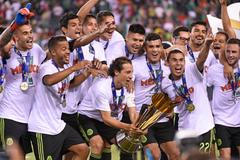 Fotbalisté Mexika ovládli Zlatý pohár