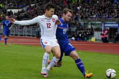 Island-Česko: Aron Gunnarsson - Václav Pilař (12)
