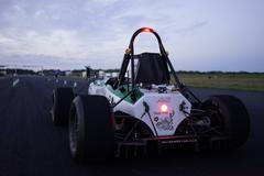 Rekord ve zrychlení elektromobilu překonán, tvrdí studenti