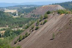 Haldy po těžbě uranu na Příbramsku