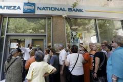 Fronta před řeckou bankou