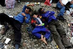 Uprchlíci na řecko-makedonské hranici.