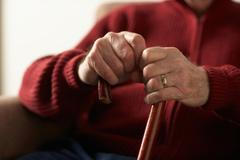 Senior, důchodce, stáří, ilustrační foto