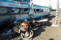 Pendolino se srazilo s kamiónem.