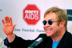 Elton John chtěl adoptoval HIV pozitivného chlapce z Ukrajiny
