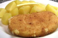 Jak na smažený sýr, který se vám na pánvi nerozteče