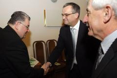 Arcibiskup požehnal poslancům