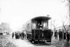 Obrazem: Z Karlína vyšel kůň a vlekl tramvaj. Před 147 lety začala pražská MHD