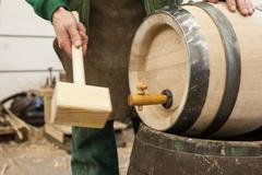 Výroba dřevěných sudů