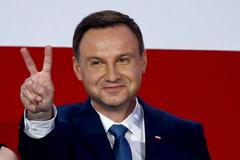 Polského prezidenta Andrzeje Dudu napálili ruští komici.