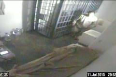 Video ukazuje, jak se podařilo Guzmánovi utéct z vězení