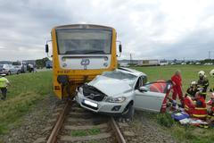 Nehoda auta a vlaku u Otic na Opavsku