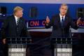 republikánští kandidáti na prezidenta Donald Trump a Jeb Bush při druhé televizní debatě.