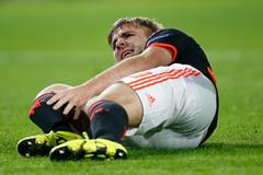 fotbal, Liga mistrů 2015/2016, Eindhoven - Manchester United, Luke Shaw, faul a zranění