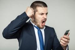 Telefonování, telefon, sms - ilustrační foto