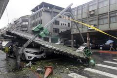 Podívejte se na záběry řádění tajfunu v Japonsku