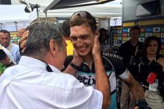 Podívejte se, jak se slaví vítězství na Tour de France