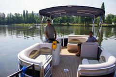 Otevření nového pražského přívozu Holešovice - Karlín - Štvanice