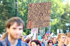 Zastánci a odpůrci na Václavském náměstí