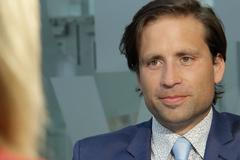 Ekonom: Mzdy lidem porostou, intervence ČNB ale můžou škodit