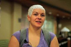 Dávali jí dva roky života. Zachránily ji elektrody na hlavě