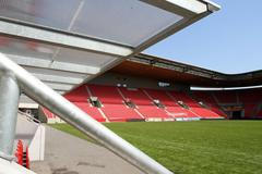 Stadion v Edenu po výtržnostech fanoušků