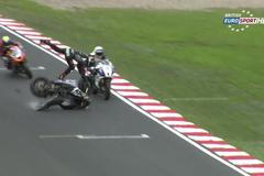 BSB Superstock 2015 Oulton Park - pád