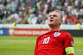 Wayne Rooney slaví branku v kvalifikaci na Euro 2016