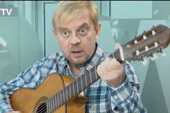 Čtvrtníček zpívá Kryla: “Miloš je vrah a hnůj a učiněná špína a v koutku úst má hejno bradavic”