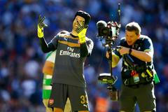 Třetí zápas, třetí trofej, Čech Arsenalu nosí štěstí