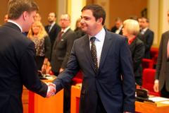 Pražští zastupitelé složili slib a přerušili jednání.