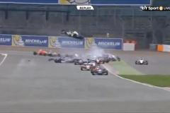 Formule Renault 2.0 Silverstone 2015 - havárie